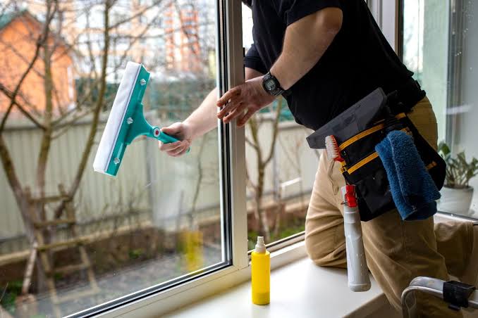 5 Best Window Cleaners in Henderson - Discover crystal-clear glass free of dust and water spots