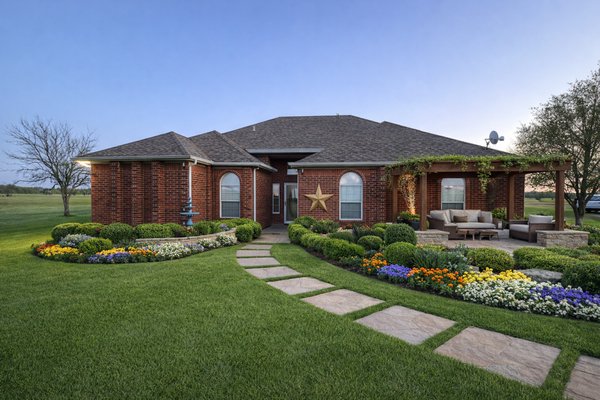 5 Best Landscapers in Princeton - Discover beautiful yards with thoughtful design and upkeep